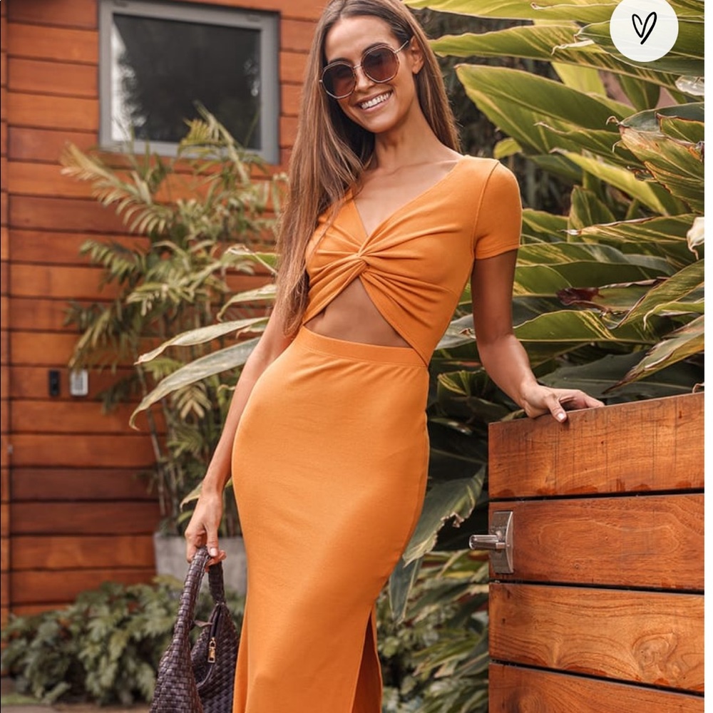 Lulus style twist orange twist front size M